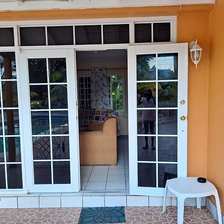 Chaudhry Holiday House Teluk Montego Bagian luar foto