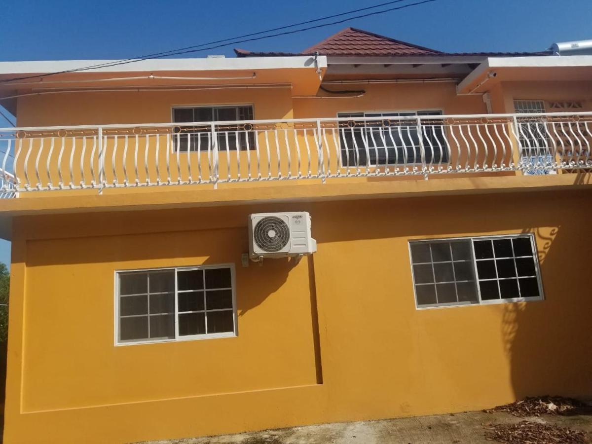 Chaudhry Holiday House Teluk Montego Bagian luar foto