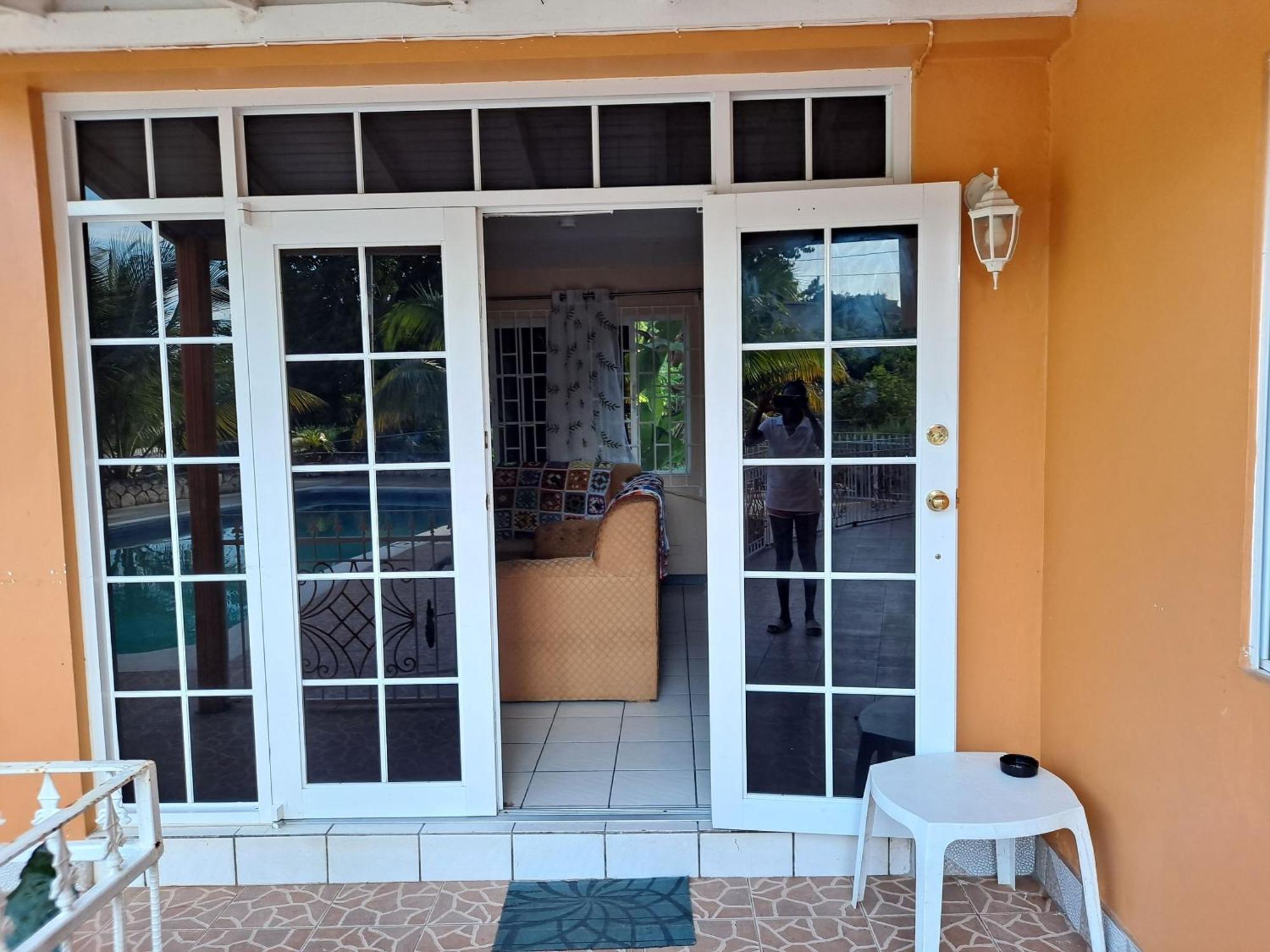 Chaudhry Holiday House Teluk Montego Bagian luar foto